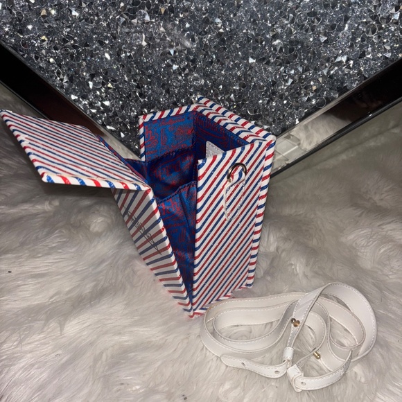 Von Dutch bag! - Picture 3 of 4